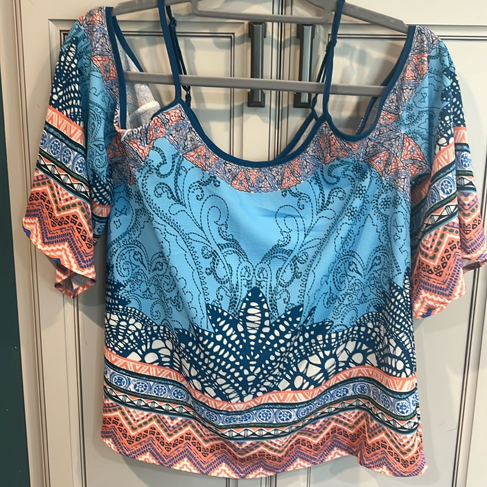 NWT off the shoulder sleeves with straps blouse